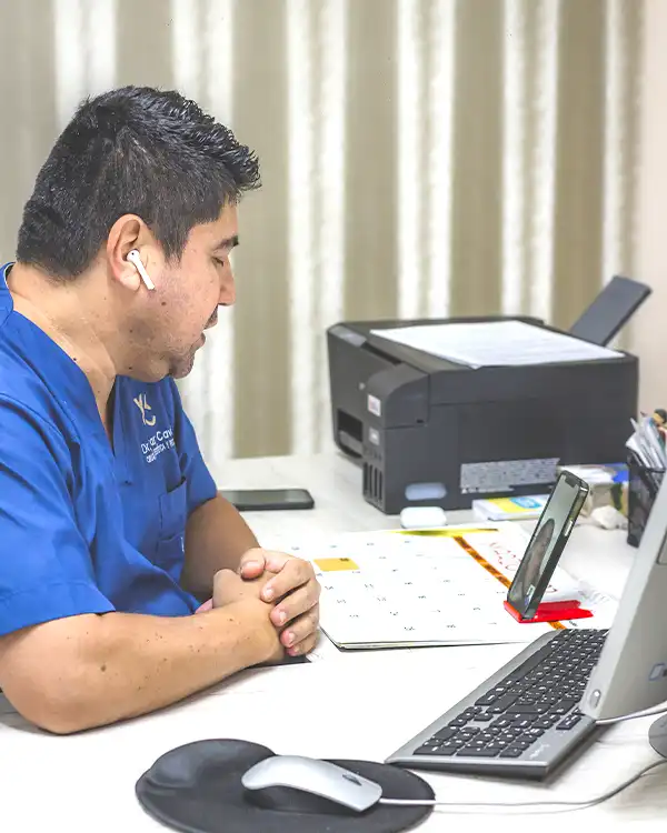 Img-cirujano-plastico-pereira-SeccionContacto-1